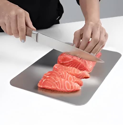 Using the Vanotium Cutting Board